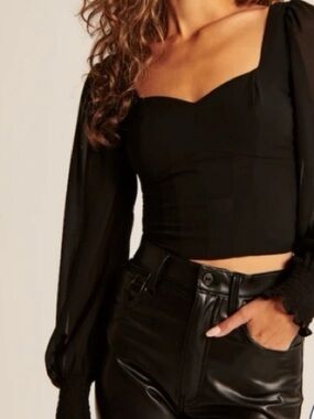 ABERCROMBIE & FITCH Black Sweetheart Neck Puff Sleeve Crop Top